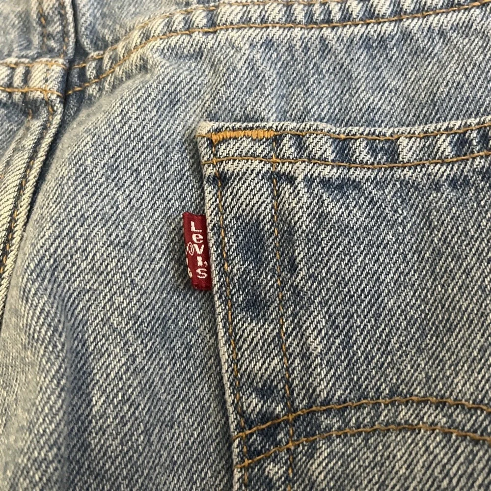 Vintage Levis 550 Jeans Mens 38x34 Relaxed Fit Blue Denim Light Wash Y2K